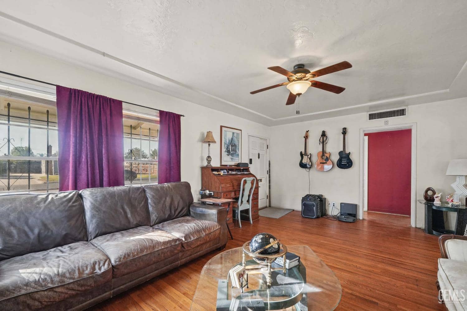 2108 Lester Street — photo 4