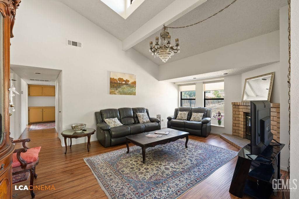 8425 Stuart Court — photo 6